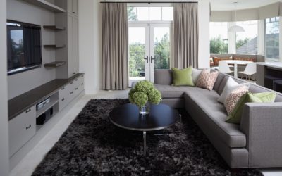 Les options de rideaux pour habiller une porte-fenêtre